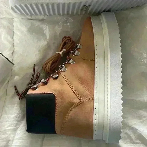 SCHUTZ - Marlua Waterproof Honey/Beige Platform Boots NewIn Box,With DustbagSz 6 - Picture 2 of 12